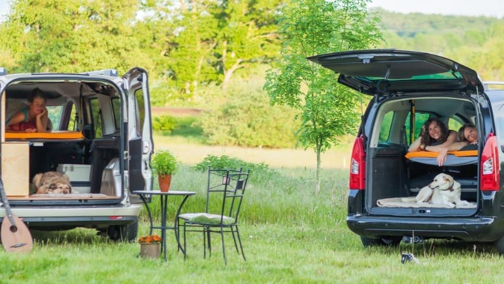 Car Canopy Bed in VW Caddy