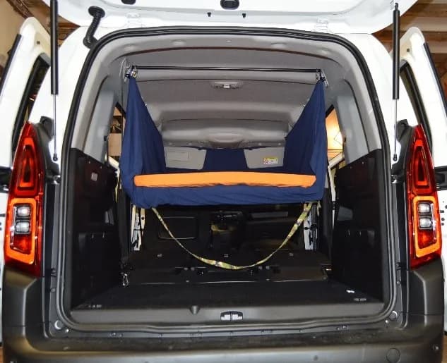 Autohimmelbett im Opel Combo Life