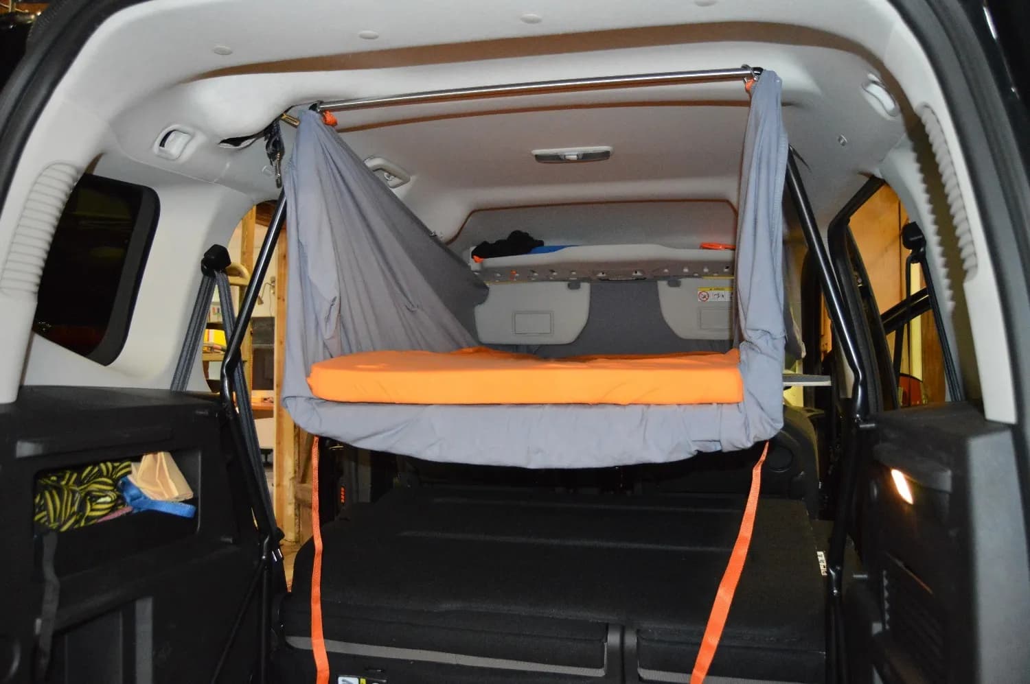 Autohimmelbett im Ford Tourneo Courier