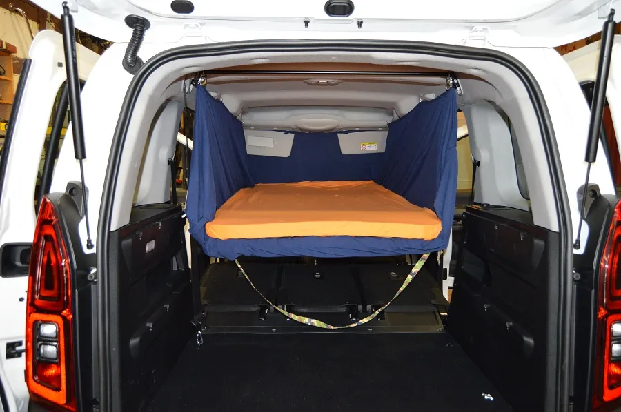 Autohimmelbett im Citroën Berlingo III