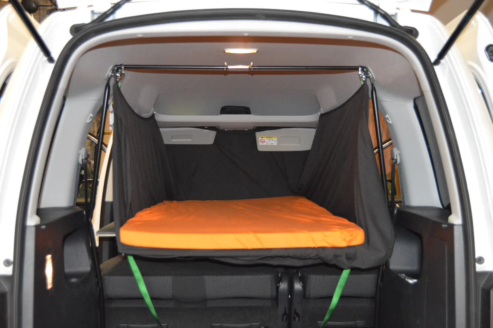 Autohimmelbett im VW Caddy IV
